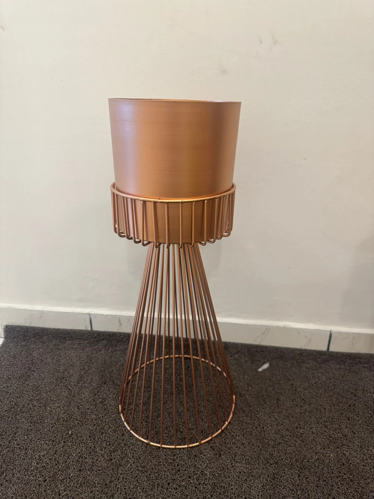 Copper Wire Mesh Decorative Planter Stand - Modern Geometric Plant Holder - Copper wire mesh planter stand