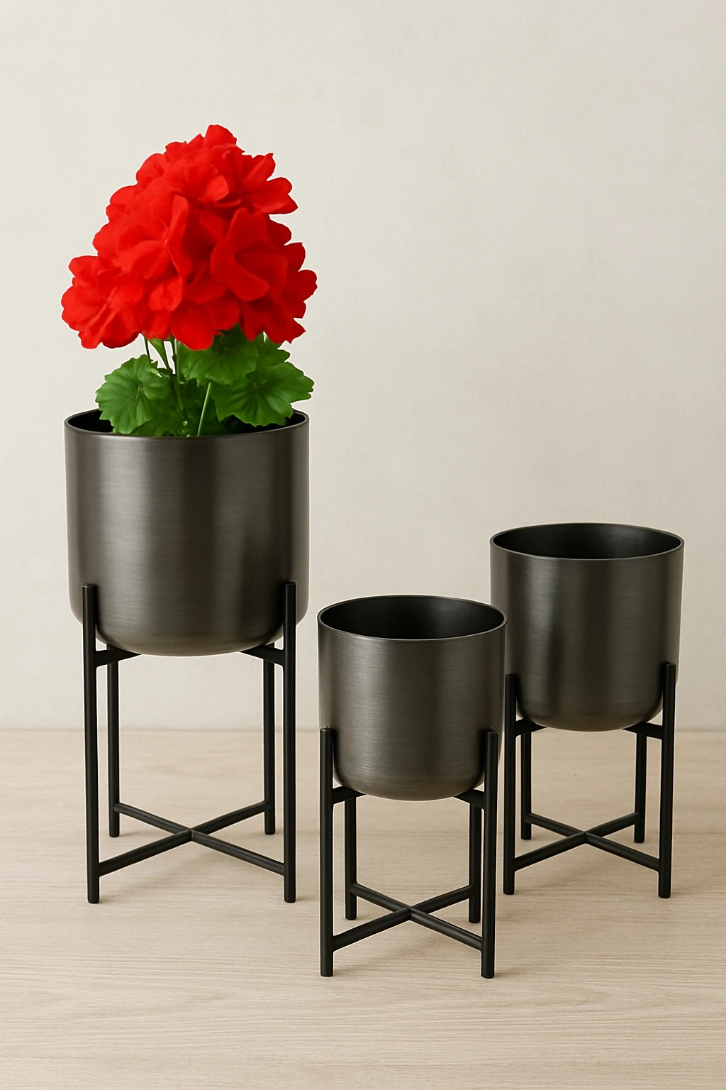 Modern Iron Planter Set with Stands (Set of 3) – Elegant Indoor/Outdoor Plant Pots