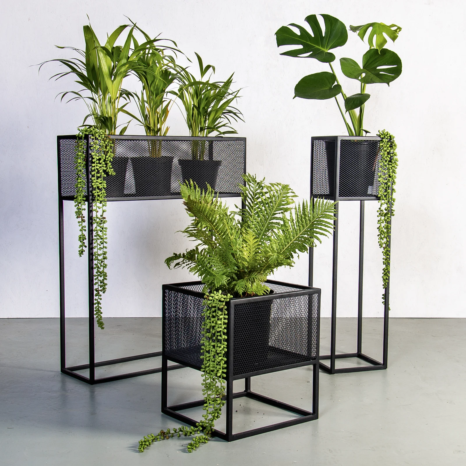 Modern Black Iron Planter Stand Set – Textured Mesh Design (3 Sizes)