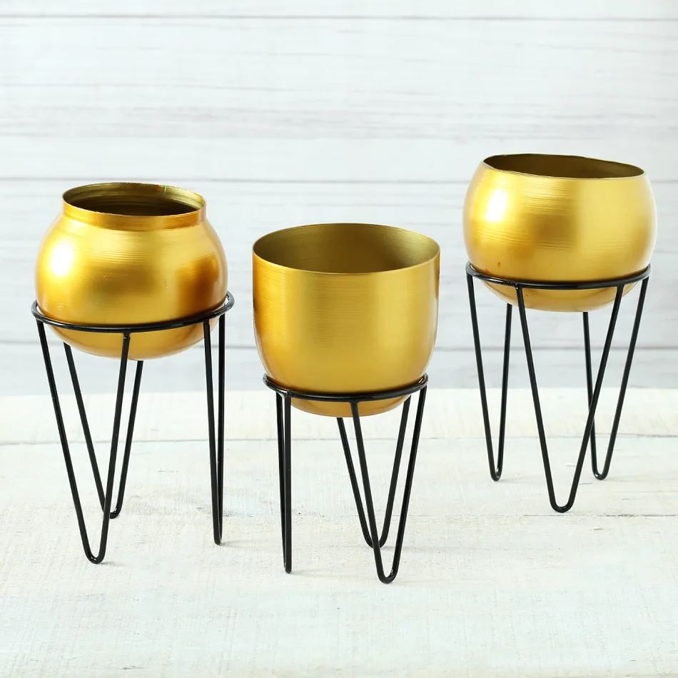 Golden Iron Planter Set with Stand – Modern Indoor Decorative Pots (Set of 3) - Image 3